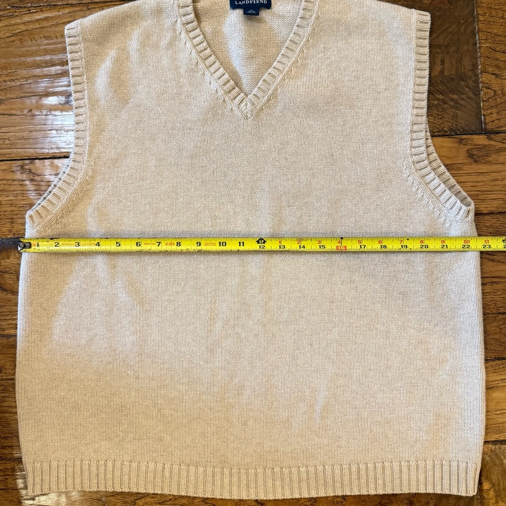 Lands End Knit Sweater Vest XL Beige V Neck Classic Preppy Layering - Picture 8 of 8
